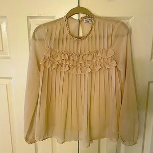 White long sleeved blouse